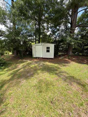 403 Randwick Rd., Dothan, AL 36301