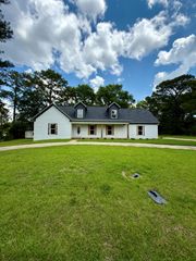 403 Randwick Rd., Dothan, AL 36301