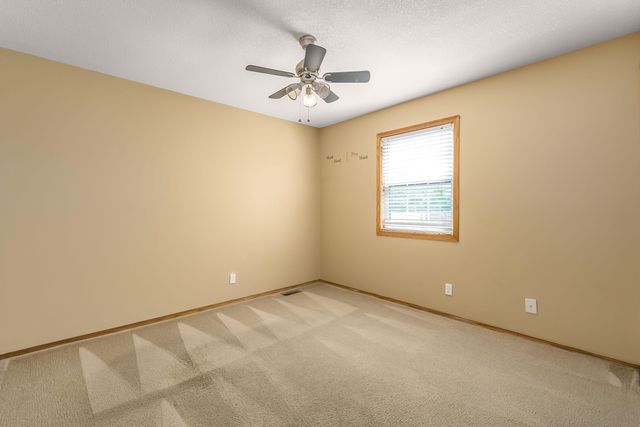 8914 E Cessna St, Wichita, KS 67210