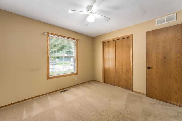 8914 E Cessna St, Wichita, KS 67210