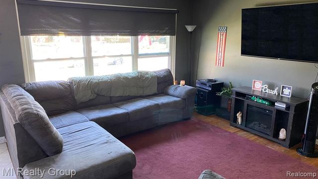 23311 Panama Avenue, Warren, MI 48091