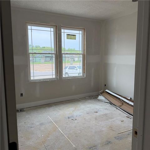 2351 Foxtail Drive, Kearney, MO 64060