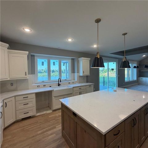 2351 Foxtail Drive, Kearney, MO 64060