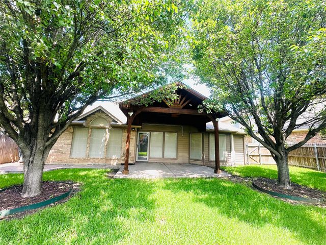 1410 Oxford Drive, Mansfield, TX 76063