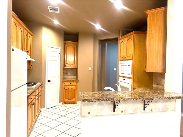 1410 Oxford Drive, Mansfield, TX 76063