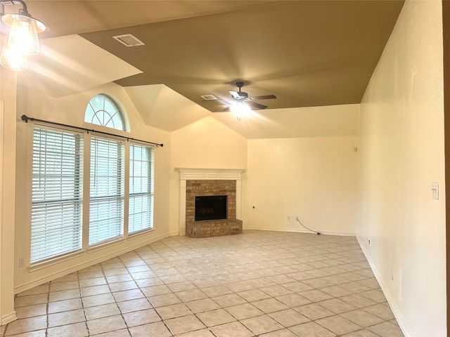 1410 Oxford Drive, Mansfield, TX 76063