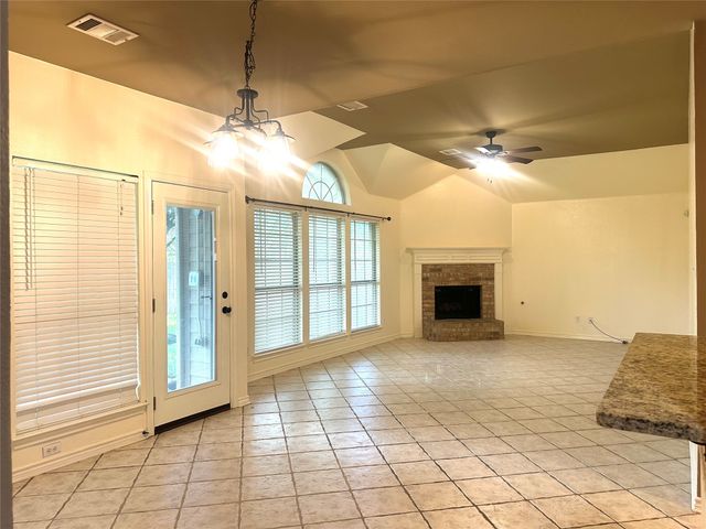 1410 Oxford Drive, Mansfield, TX 76063