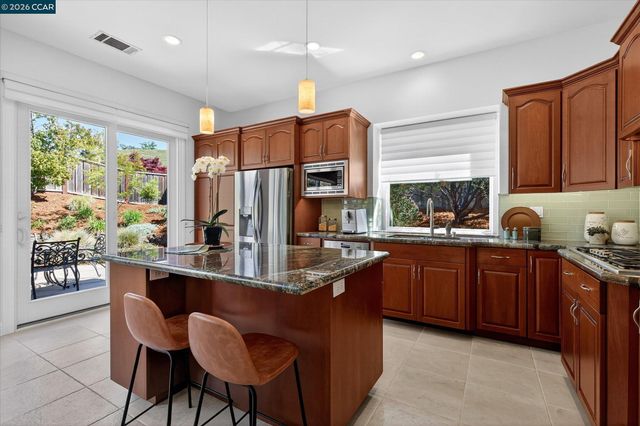 9005 Elk Dr, Clayton, CA 94517