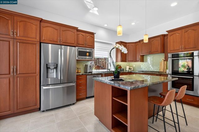 9005 Elk Dr, Clayton, CA 94517