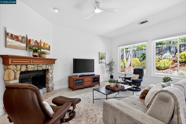 9005 Elk Dr, Clayton, CA 94517