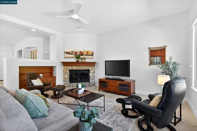 9005 Elk Dr, Clayton, CA 94517