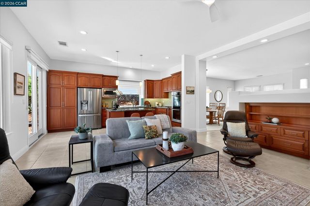 9005 Elk Dr, Clayton, CA 94517