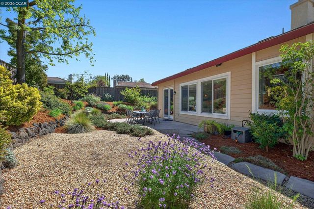 9005 Elk Dr, Clayton, CA 94517