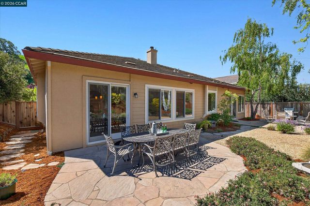 9005 Elk Dr, Clayton, CA 94517