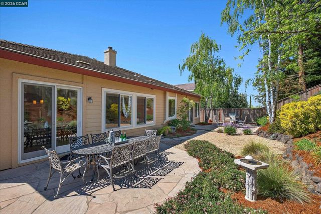 9005 Elk Dr, Clayton, CA 94517