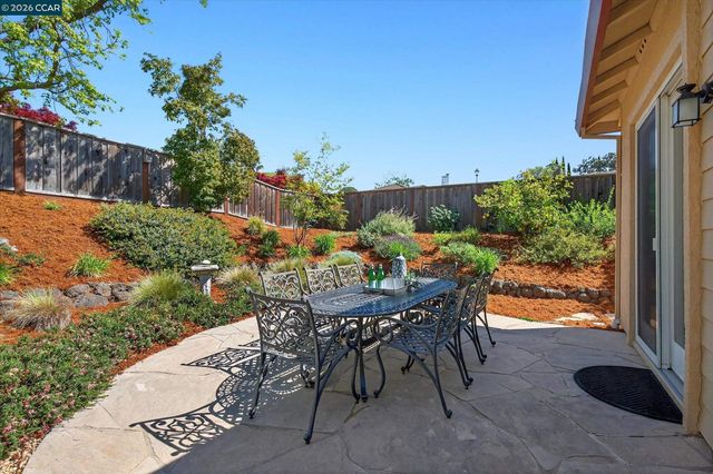 9005 Elk Dr, Clayton, CA 94517