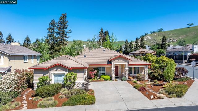 9005 Elk Dr, Clayton, CA 94517