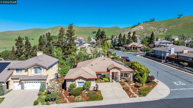 9005 Elk Dr, Clayton, CA 94517