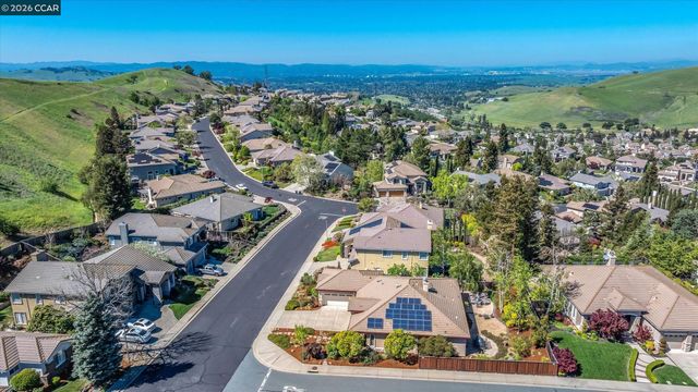 9005 Elk Dr, Clayton, CA 94517