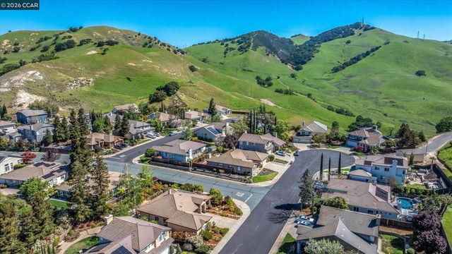 9005 Elk Dr, Clayton, CA 94517