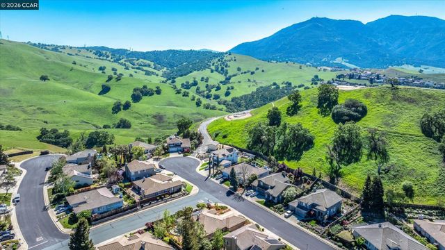 9005 Elk Dr, Clayton, CA 94517