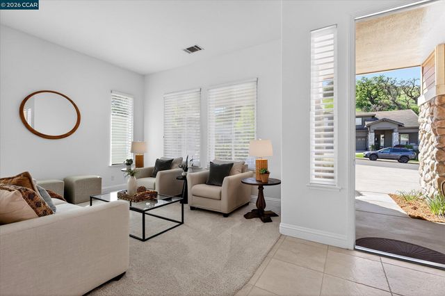 9005 Elk Dr, Clayton, CA 94517