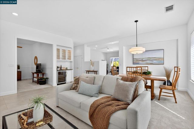 9005 Elk Dr, Clayton, CA 94517