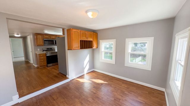 15 Linden St, Oxford, MA 01540