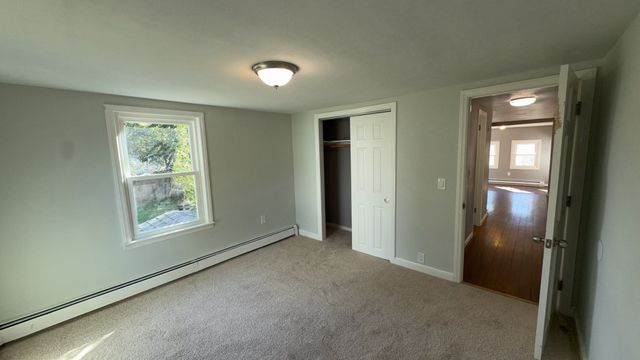 15 Linden St, Oxford, MA 01540