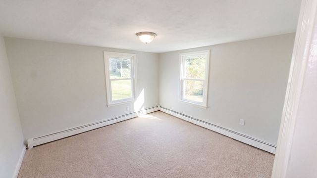 15 Linden St, Oxford, MA 01540