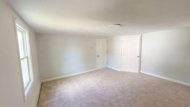 15 Linden St, Oxford, MA 01540