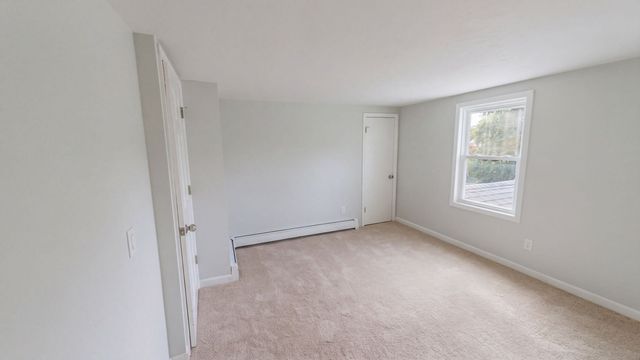 15 Linden St, Oxford, MA 01540