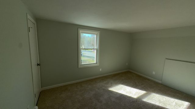 15 Linden St, Oxford, MA 01540