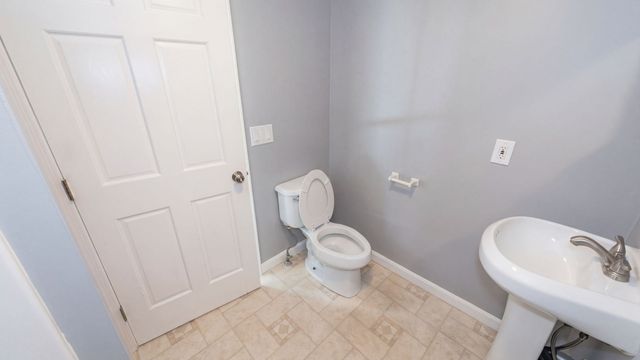 15 Linden St, Oxford, MA 01540