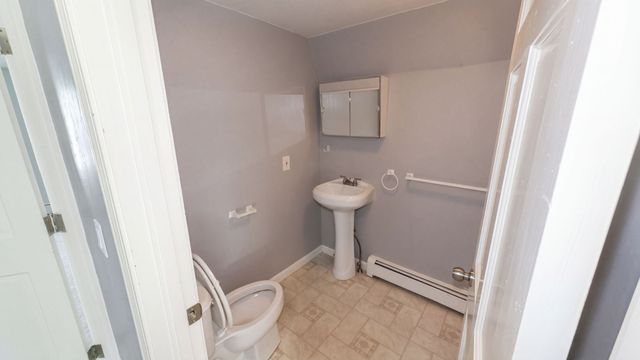 15 Linden St, Oxford, MA 01540