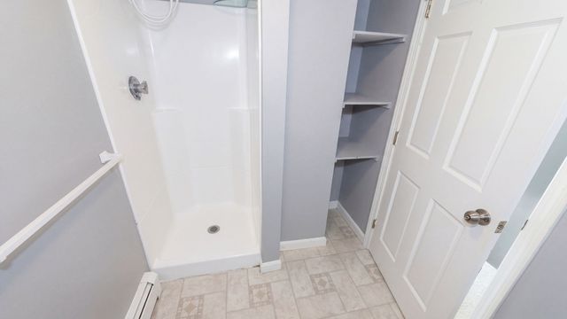 15 Linden St, Oxford, MA 01540