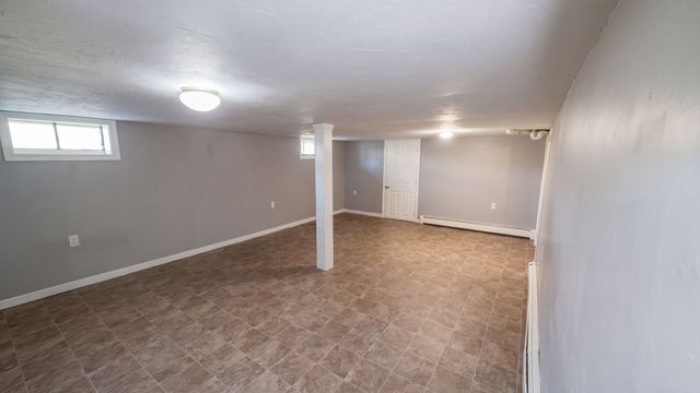15 Linden St, Oxford, MA 01540