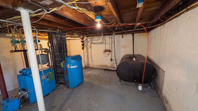15 Linden St, Oxford, MA 01540