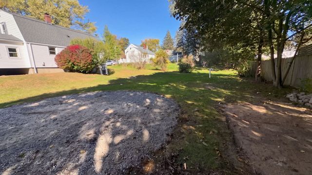 15 Linden St, Oxford, MA 01540
