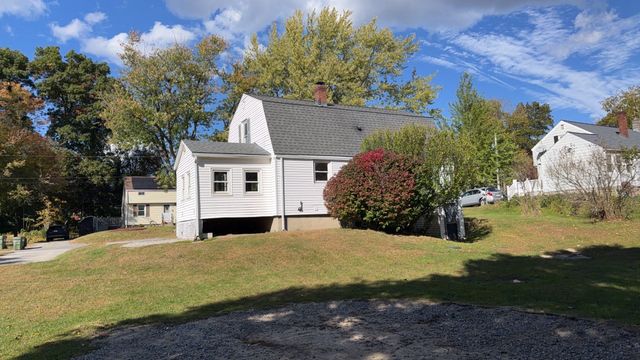 15 Linden St, Oxford, MA 01540
