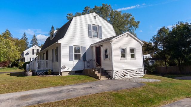 15 Linden St, Oxford, MA 01540