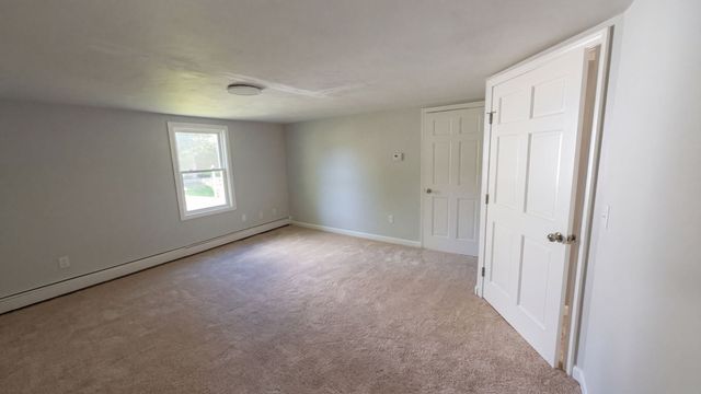 15 Linden St, Oxford, MA 01540