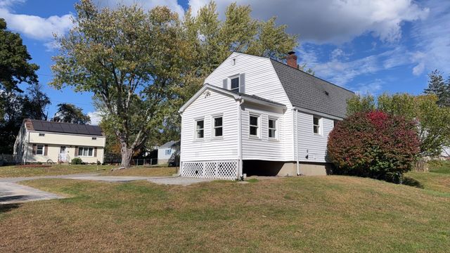 15 Linden St, Oxford, MA 01540