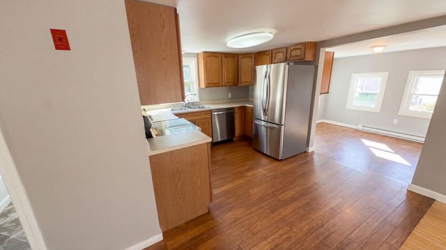 15 Linden St, Oxford, MA 01540