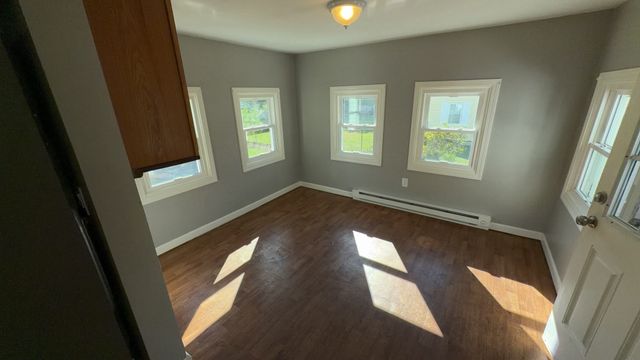 15 Linden St, Oxford, MA 01540
