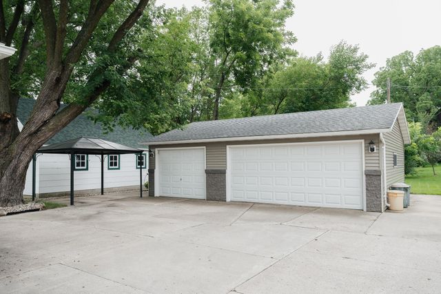 223 W 10th Street, Fairmont, MN 56031