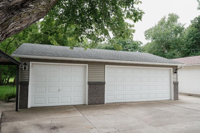 223 W 10th Street, Fairmont, MN 56031