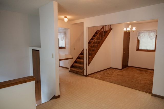 223 W 10th Street, Fairmont, MN 56031