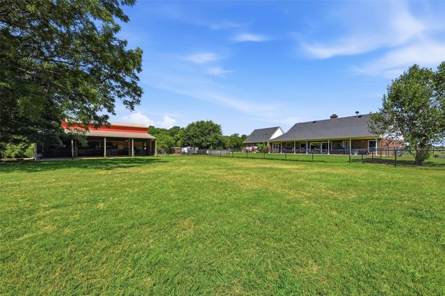 1226 County Road 243, Collinsville, TX 76233