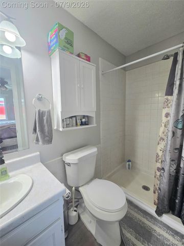 5251 Highland Road 214, Waterford Charter Township, MI 48327